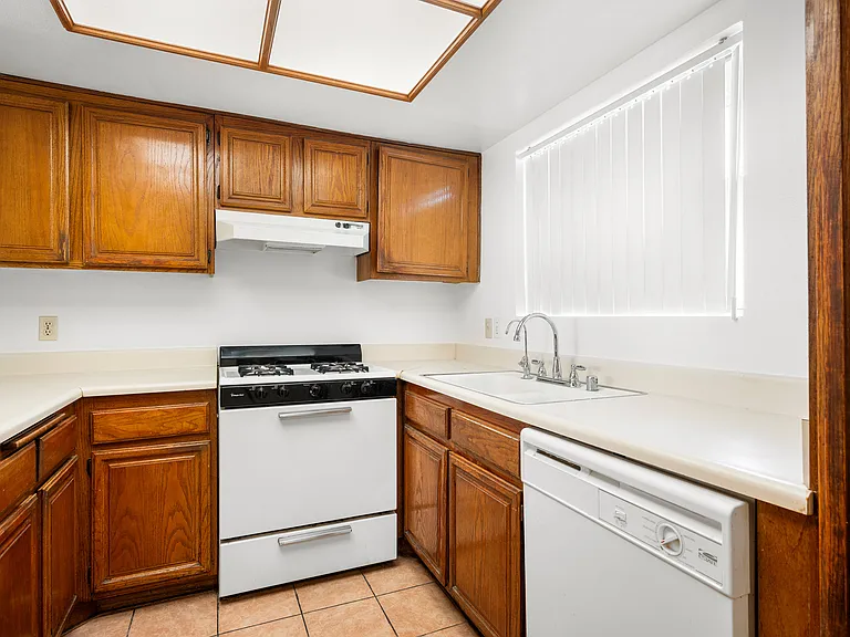 1004 E Garfield Ave #3 — Photo 8