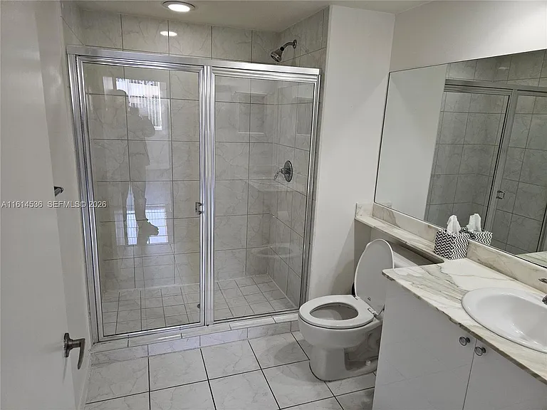 2775 Ne St #187 — Photo 34