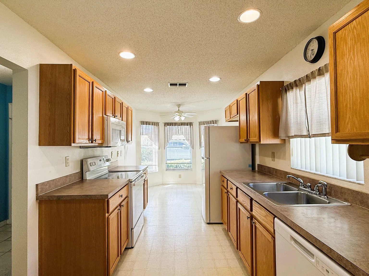 260 Lake Suzanne Drive - 1 — Photo 3