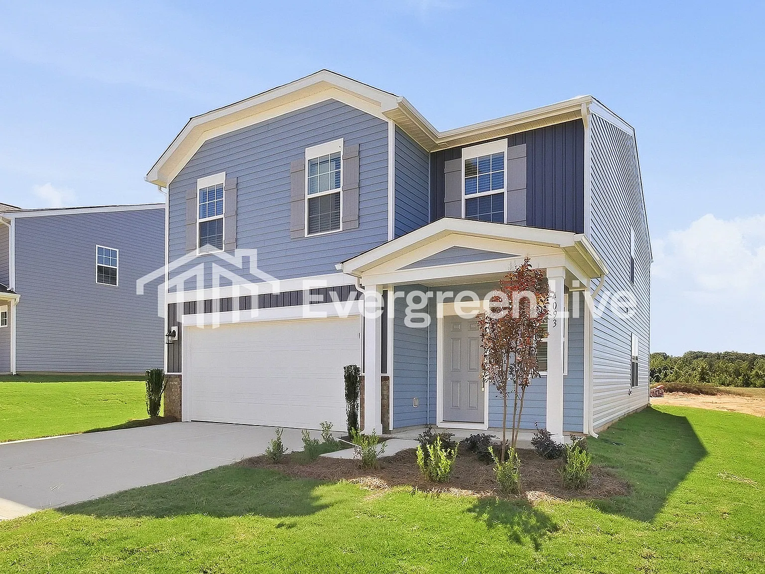 4 bed, 2.5 bath, 2213 sqft, $1,940 — Photo 2