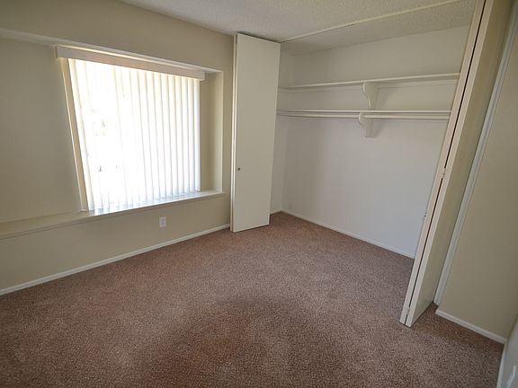 4th image of 27228 Lancebrook Dr