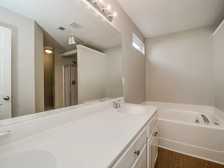 8416 Somerton Cir — Photo 9