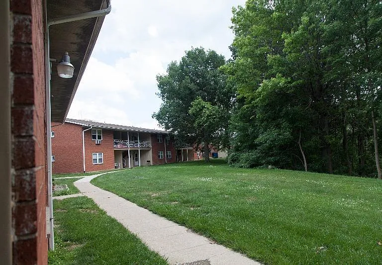 Fairway East Apartments — Photo 6