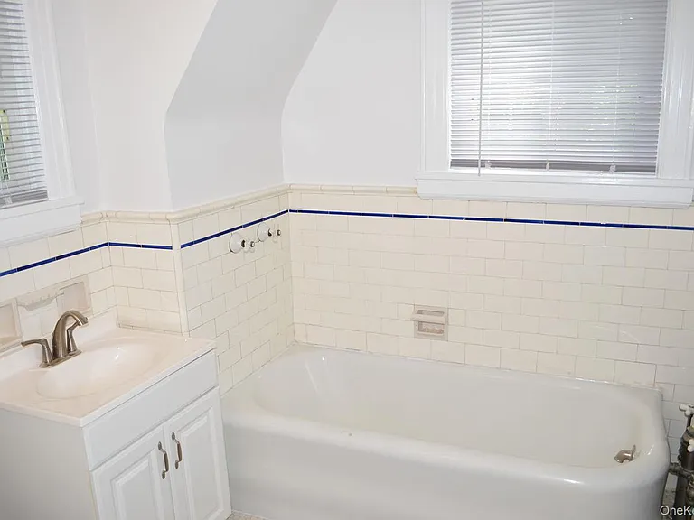 53 Ogden Ave — Photo 12