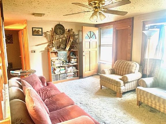 2nd image of 2907 E Heroy Ave