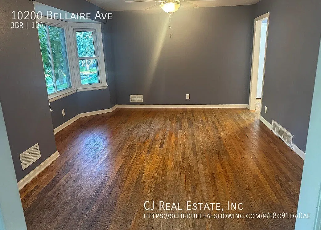 3 bed, $1,425 — Photo 2