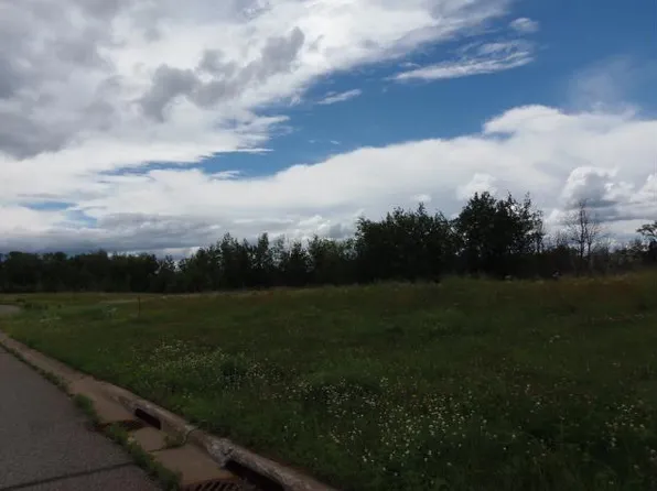 2609 Davis St S, Cambridge, MN 55008