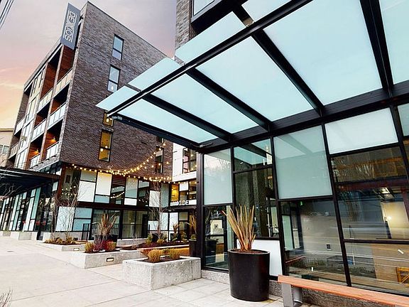 3rd image of 1600 Dexter Ave N #602