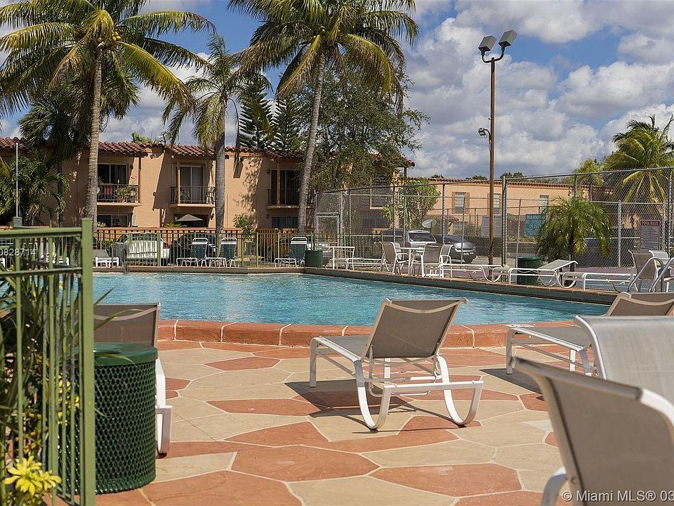 1st image of 7204 Fairway Dr APT I21