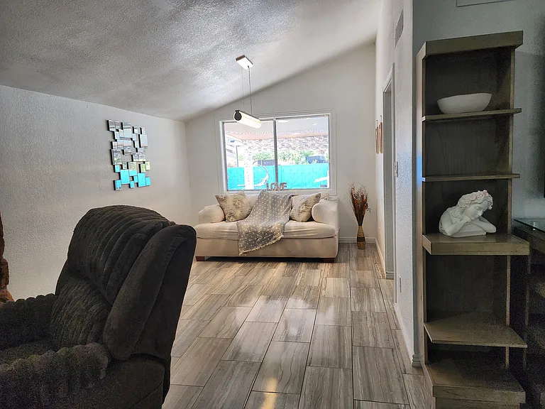 3367 W Grandview Rd — Photo 8