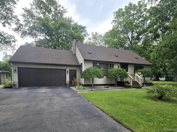 11019 Washington Ave, Mount Morris, MI 48458