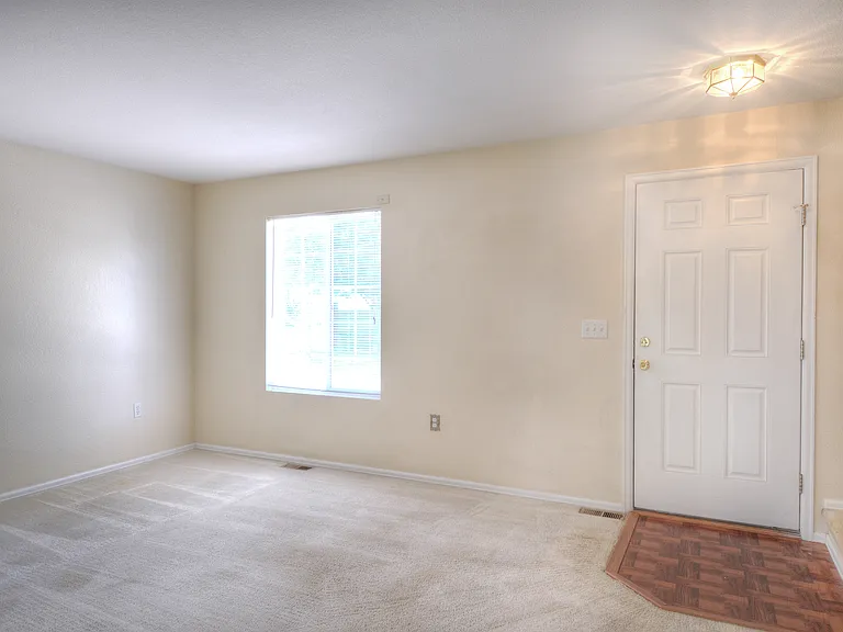 471 Ellers Grv — Photo 7