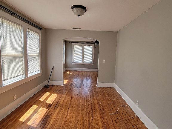 3rd image of 945 28th St N