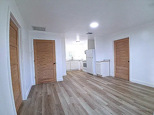 623 45th St Photo 1