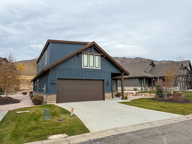 5979 E Big Horn Pkwy — Photo 4