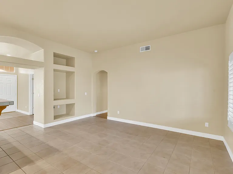 8795 Monterey Oaks Dr — Photo 22