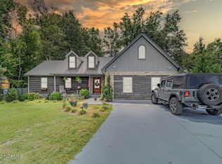 121 Appleton Ln, Richlands, NC 28574