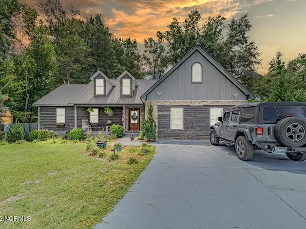 121 Appleton Ln, Richlands, NC 28574