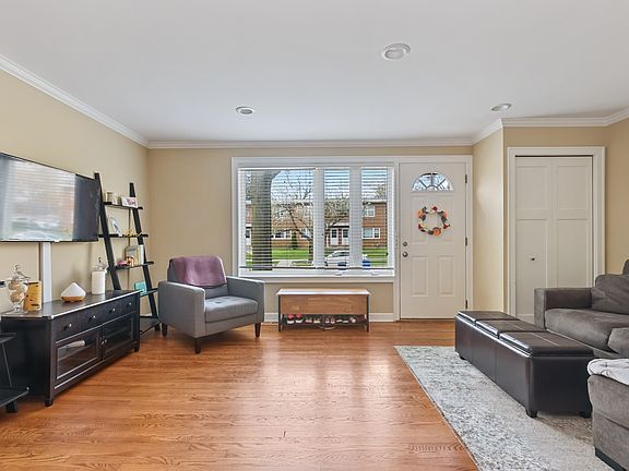 2nd image of 369 Temple Ave APT 5
