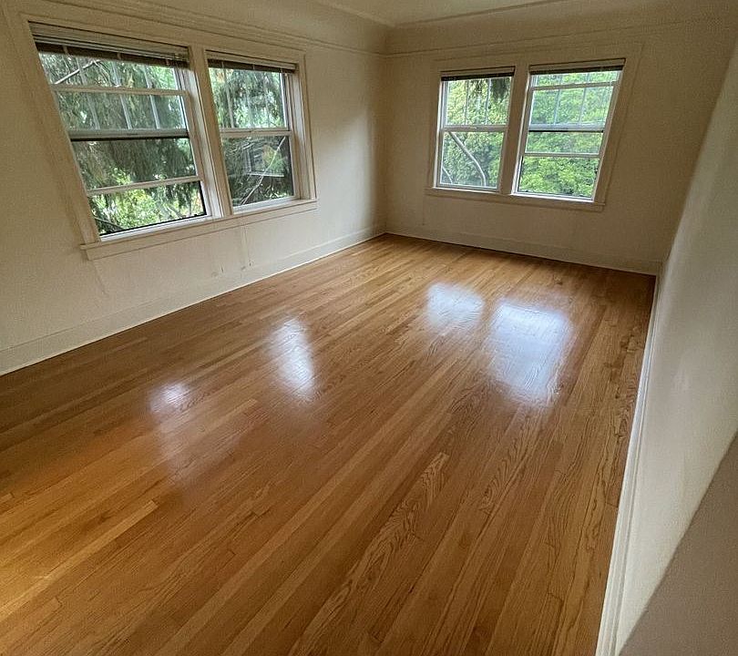 1st image of 921 1st Ave W APT 302