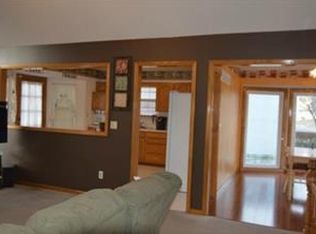 405 Huntington Dr S, Greenwood, MO 64034