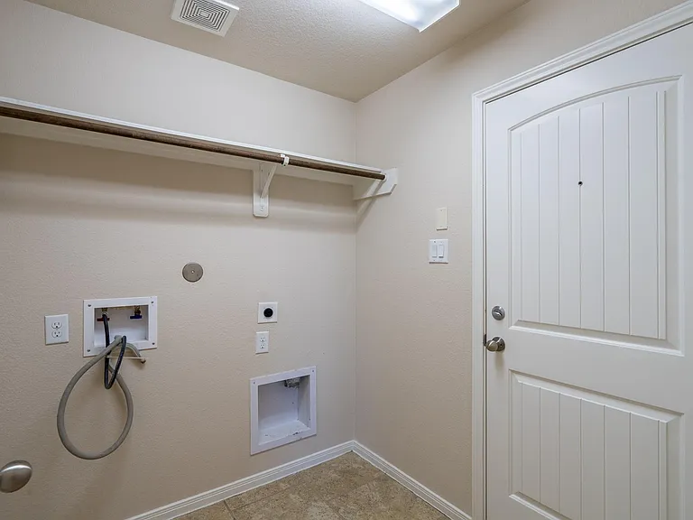 22918 Caverly Ln — Photo 34