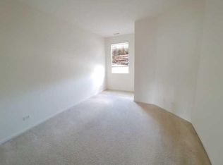 1391 Scarboro Rd, Schaumburg, IL 60193