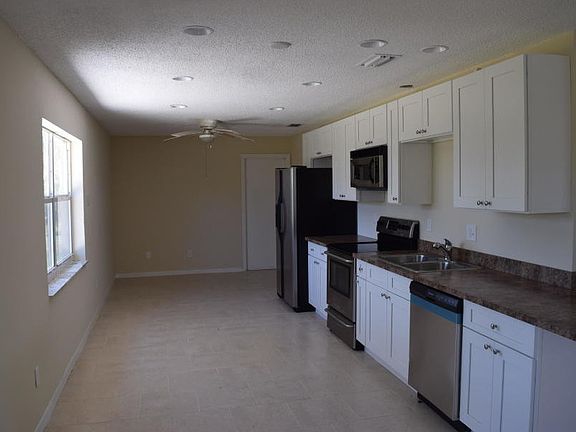 2nd image of 1657 SE Floresta Dr