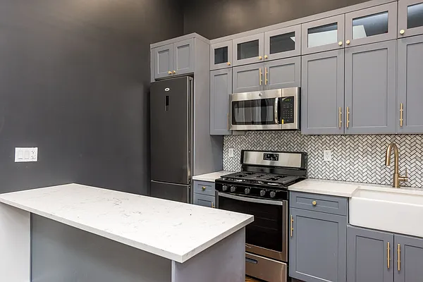Rented by Nooklyn NYC LLC | media 84