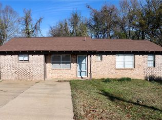 1308 W Oakland St, Clarksville, AR 72830
