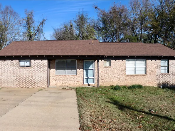 1308 W Oakland St, Clarksville, AR 72830
