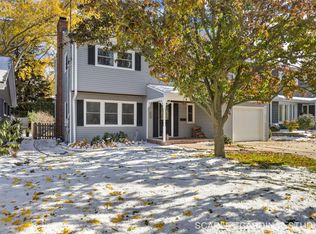 153 N Park Blvd, Glen Ellyn, IL
