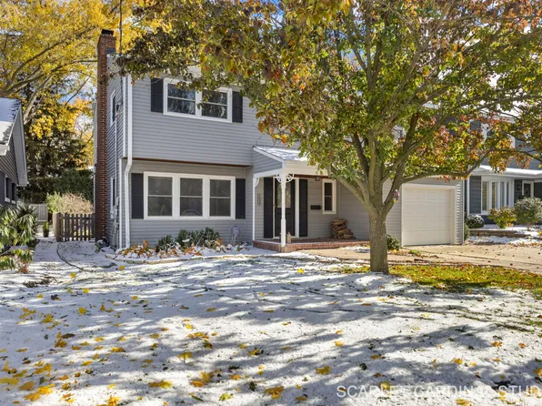 153 N Park Blvd, Glen Ellyn, IL 60137