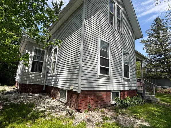 499 Yates St, Galesburg, IL 61401