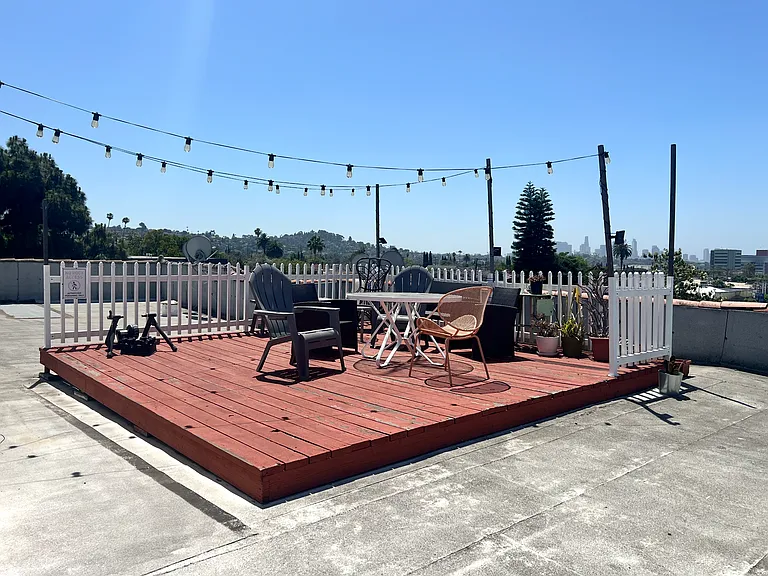 1935 N Vermont Ave #3 — Photo 18