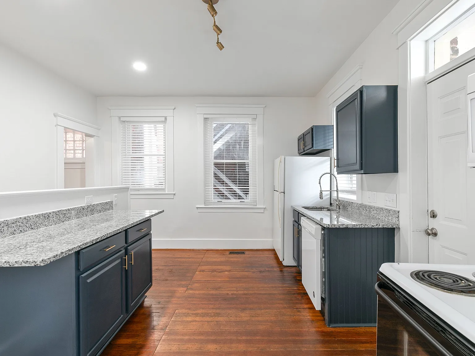 223 N Arthur Ashe Blvd - Unit 1 — Photo 2