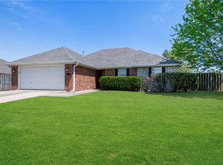 1362 Zachary St, Rogers, AR 72751