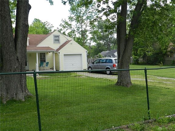 4th image of 212 Albers Ave