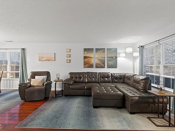4th image of 3702 Crest Point Dr
