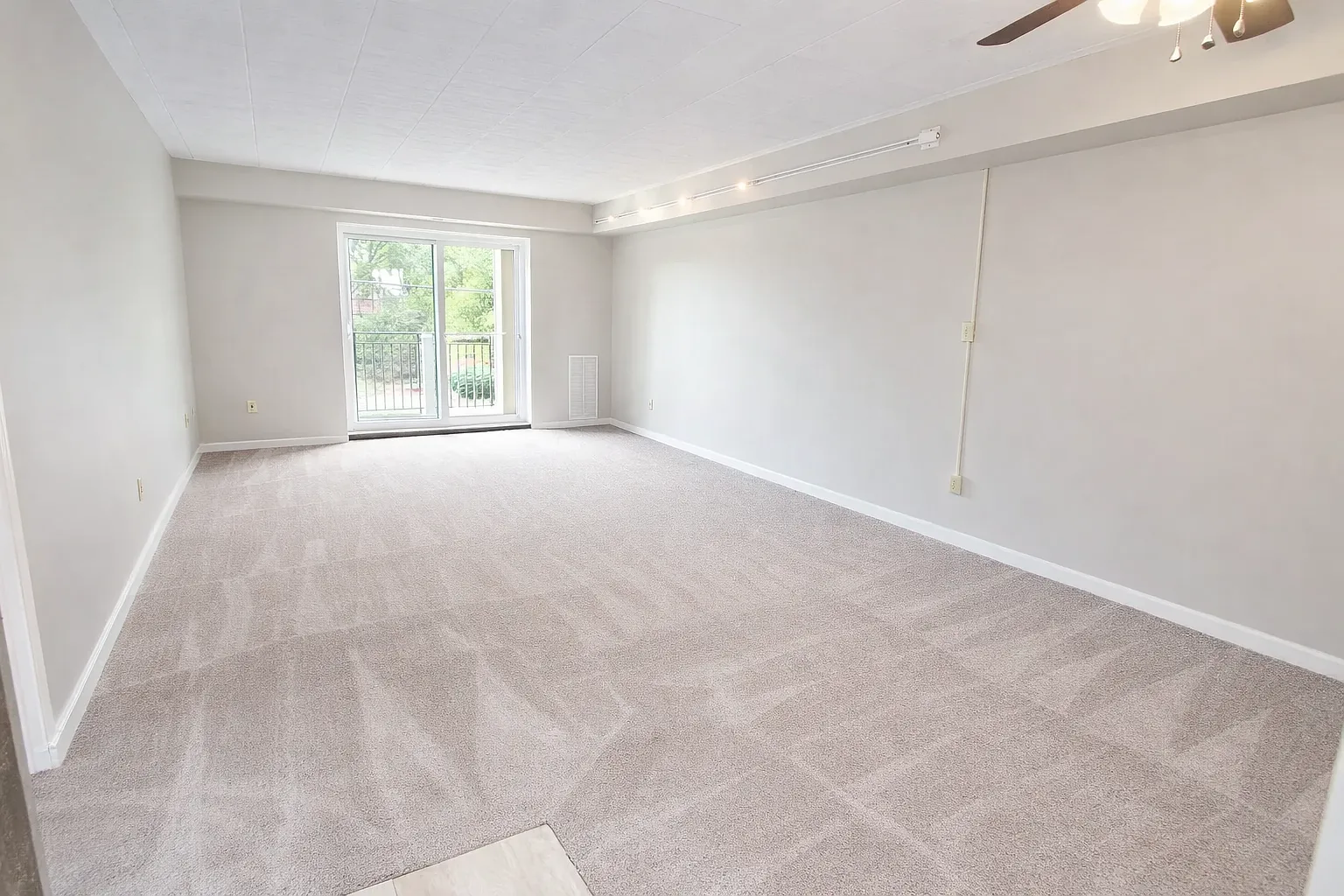 1 bed, 680 sqft, $1,499 — Photo 2