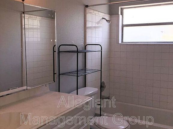 5th image of 705 Michigan Ct APT 4