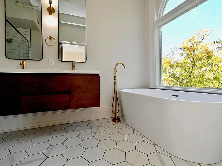 738 York St #1 — Photo 10