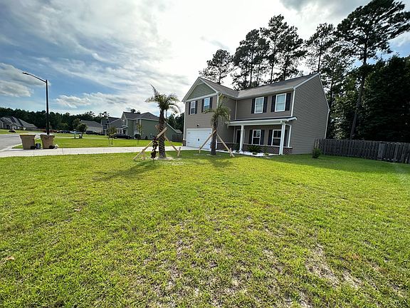 3rd image of 211 Caroline Way