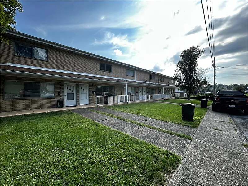 205 Putnam Ln #2