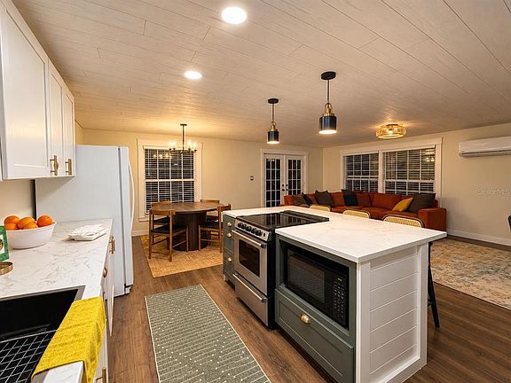 5th image of 5221 POINCIANA CIRCLE