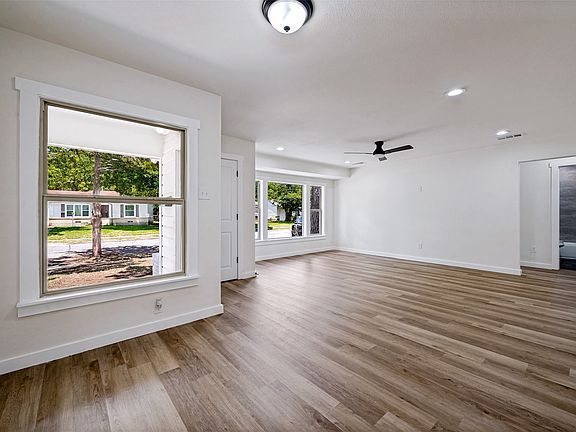 4th image of 1614 W 3rd St