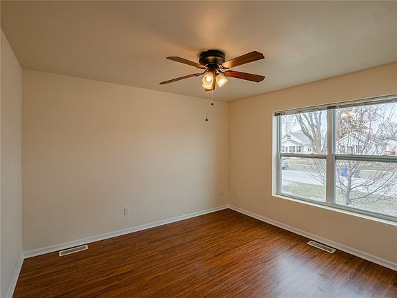 2nd image of 1009 H Ave NW