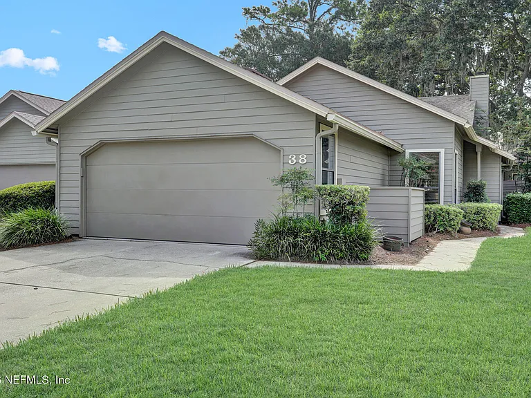 38 Loggerhead Ln — Photo 1