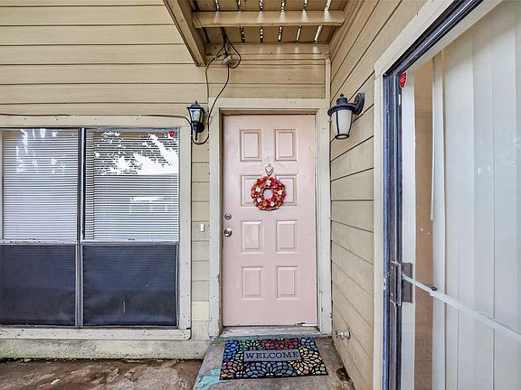 3rd image of 9435 Pagewood Ln