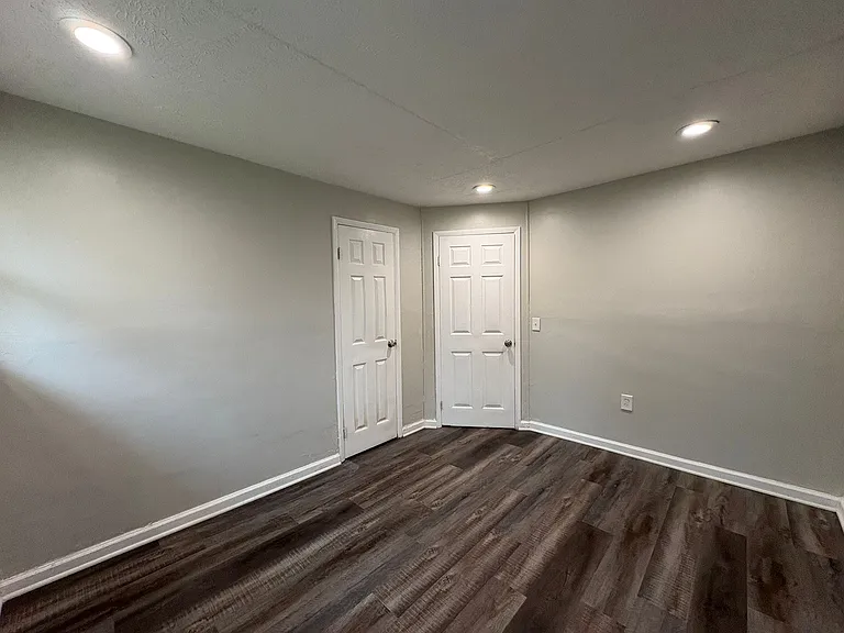 649 Maplewood Ave — Photo 8